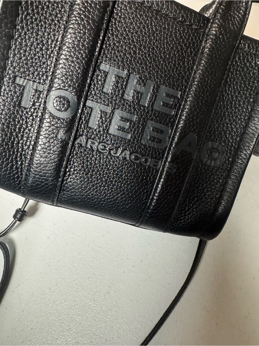 Marc Jacobs THE LEATHER SMALL TOTE BAG with Crossbody Strap